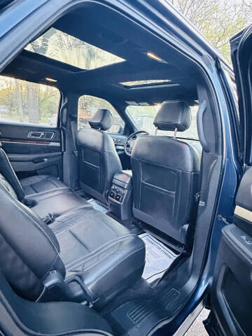 2017 Ford Explorer Platinum