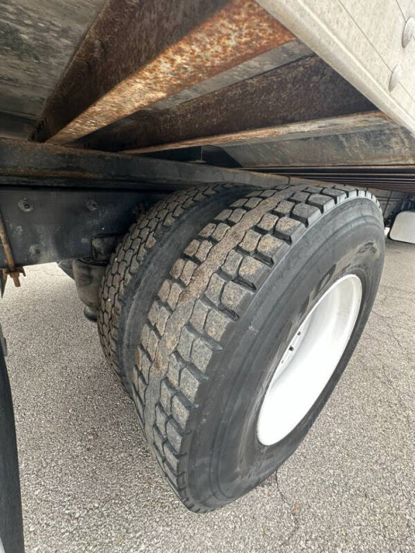 2017 Freightliner M2 106
