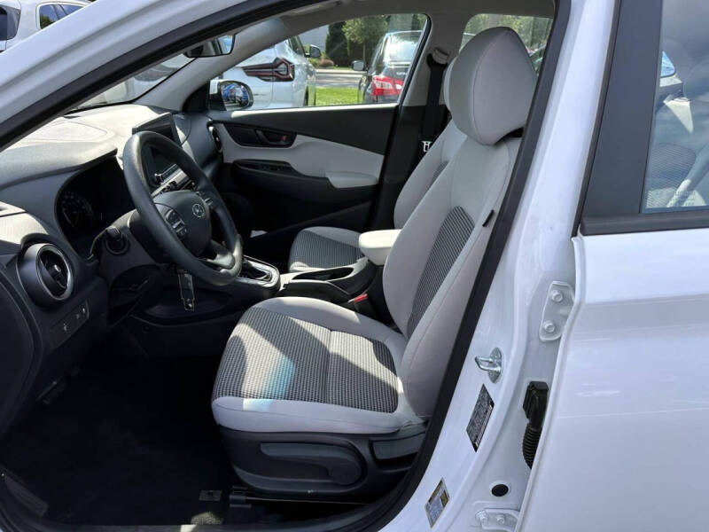 2023 Hyundai Kona SE