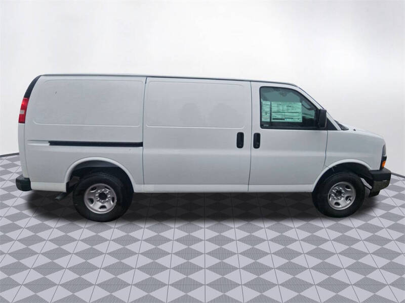 2025 Chevrolet Express 2500