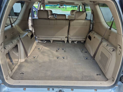 2004 Toyota Sequoia SR5