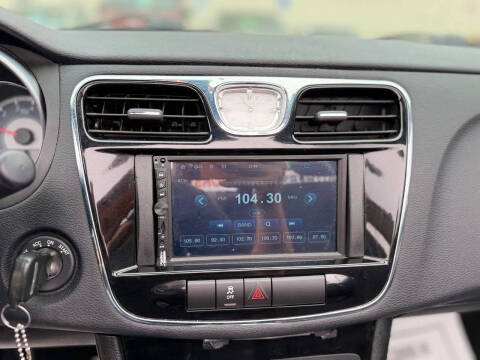 2012 Chrysler 200 Touring