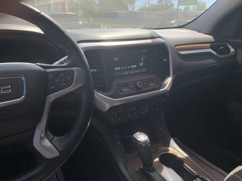 2017 GMC Acadia SLE-2