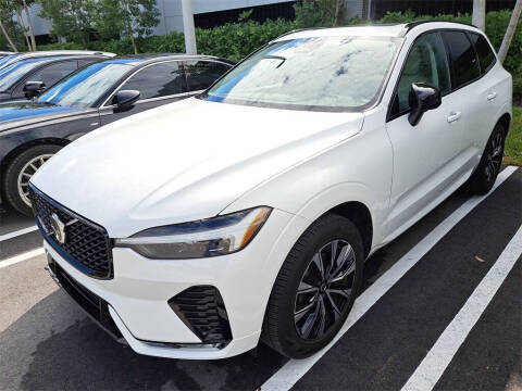 2024 Volvo XC60 B5 Core Dark Theme