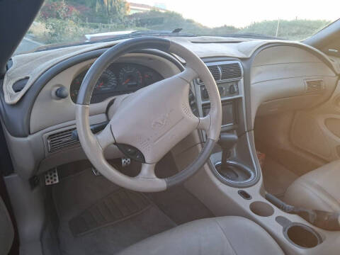 2004 Ford Mustang GT Deluxe