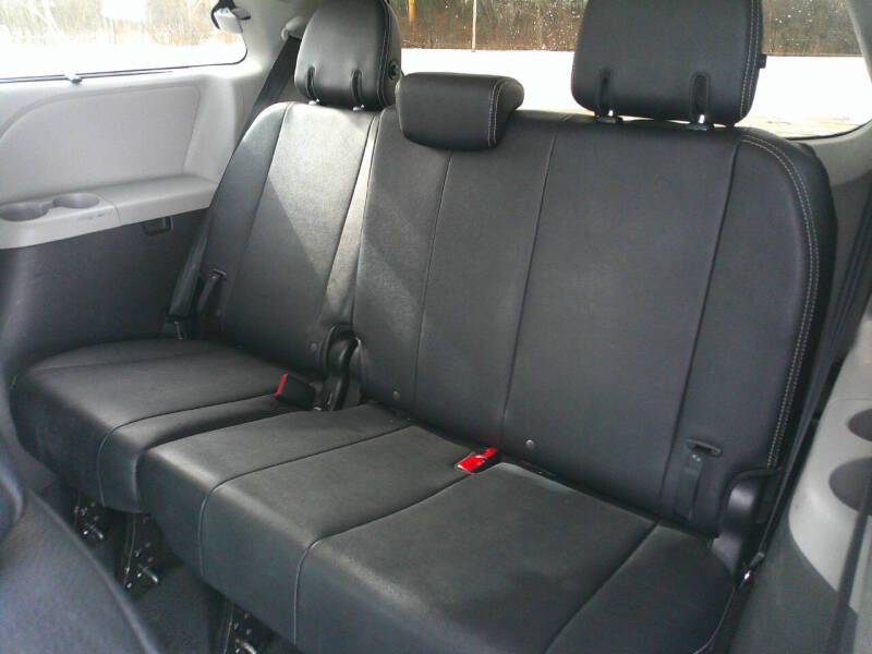 2018 Toyota Sienna SE 8-Passenger