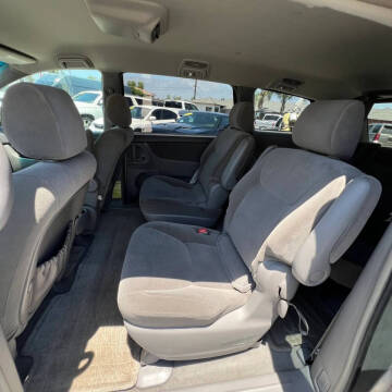 2004 Toyota Sienna