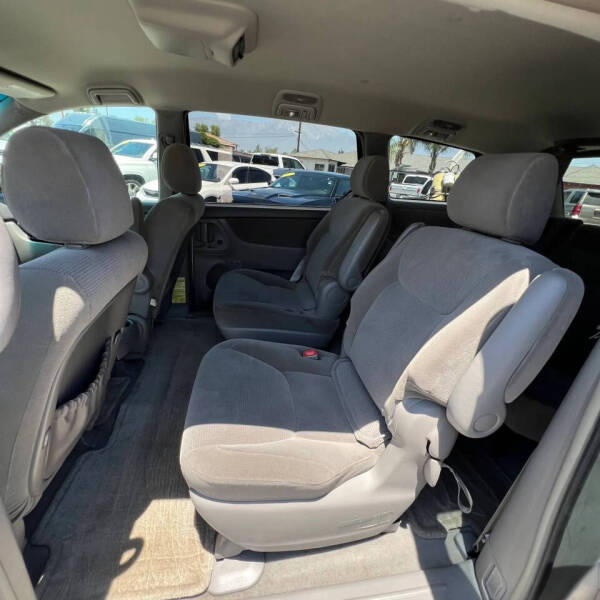 2004 Toyota Sienna