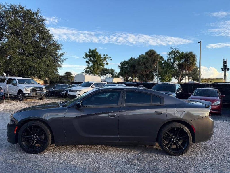 2017 Dodge Charger SXT