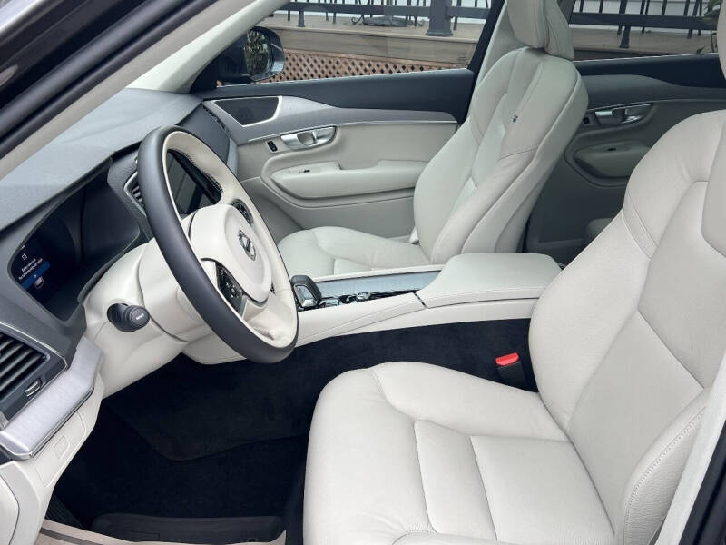 2024 Volvo XC90 B5 Core Bright Theme