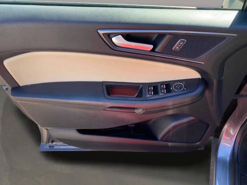 2021 Ford Edge SE