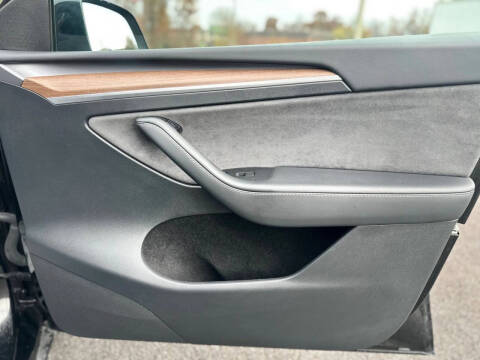 2025 Tesla Model Y Long Range