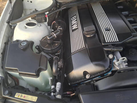 2004 BMW 3 Series 325i