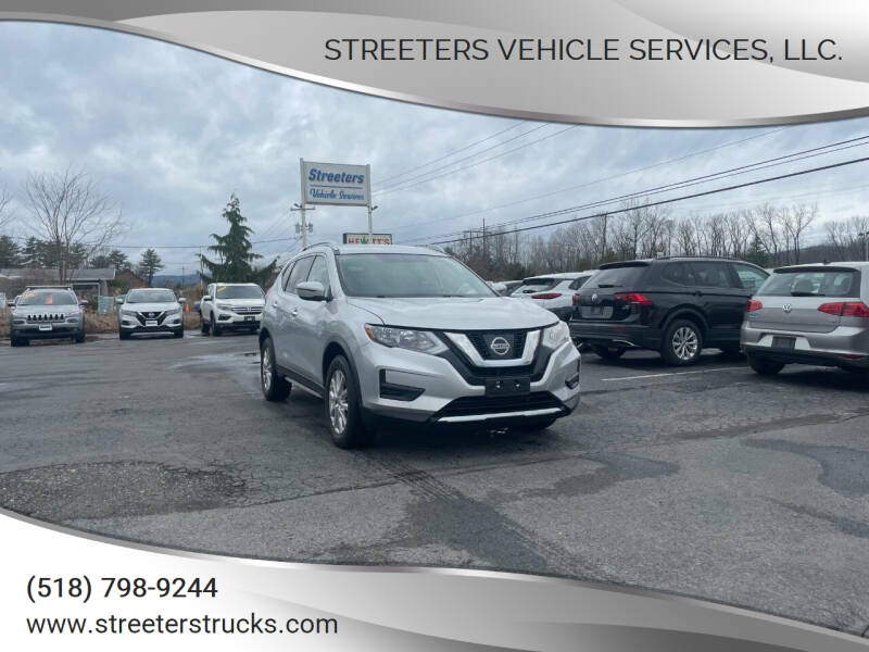 2017 Nissan Rogue SV's photo