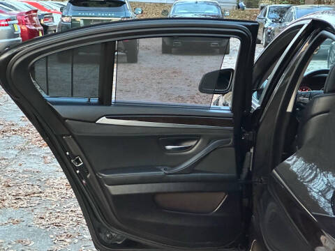 2011 BMW 5 Series 550i xDrive