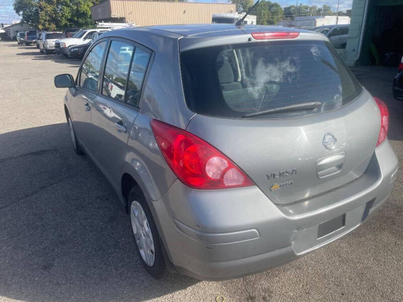 2012 Nissan Versa 1.8 S