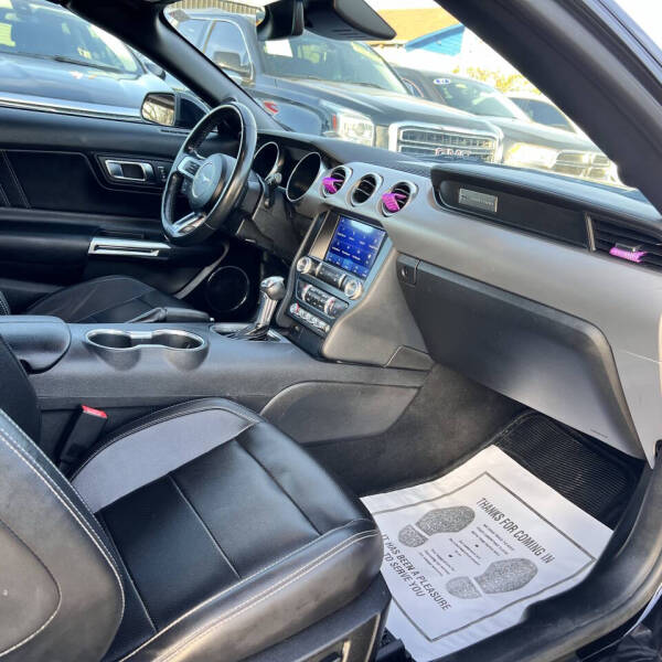 2022 Ford Mustang EcoBoost Premium