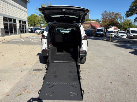 2025 Toyota Sienna LE 8-Passenger