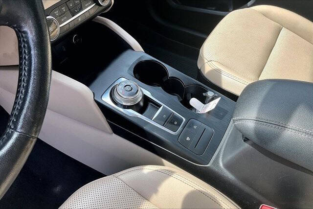 2020 Ford Escape SEL