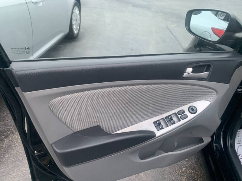 2013 Hyundai Accent GS