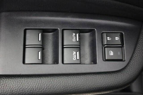 2019 Honda Pilot Touring w/Rear Captain's Chairs