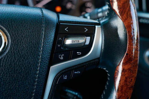 2017 Toyota Land Cruiser