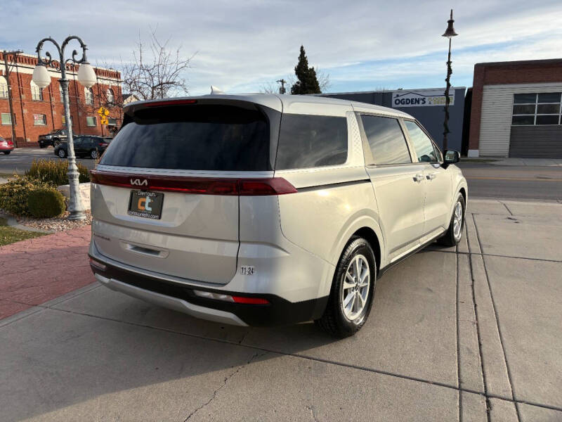 2022 Kia Carnival LX