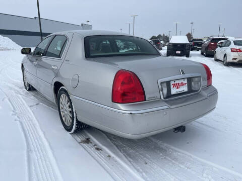 2004 Lincoln Town Car Signature