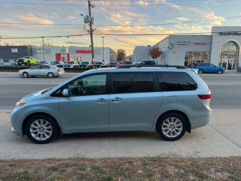2015 Toyota Sienna XLE 7-Passenger