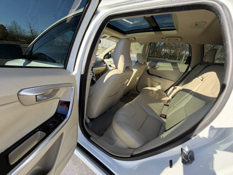 2015 Volvo XC60 T5 Drive-E Premier