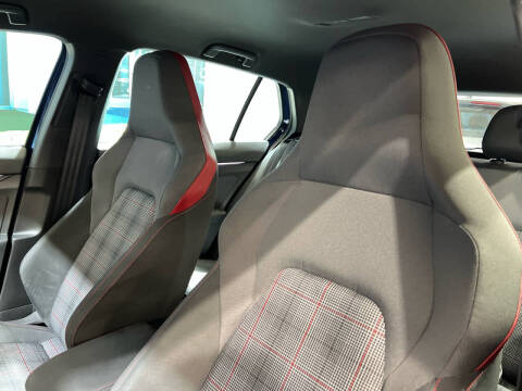 2022 Volkswagen Golf GTI S