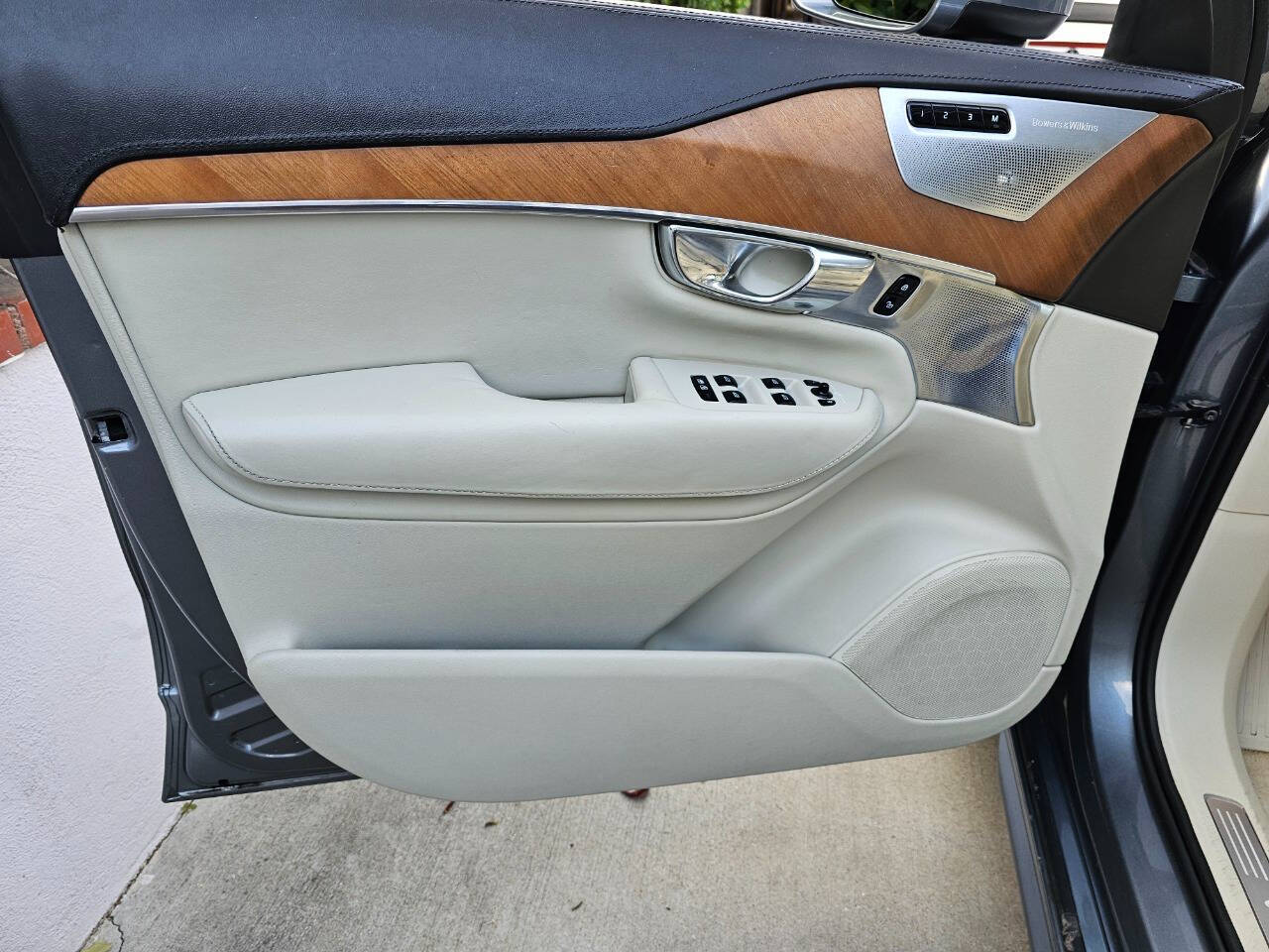 2016 Volvo XC90 36