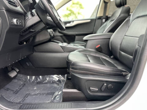2020 Ford Escape SEL