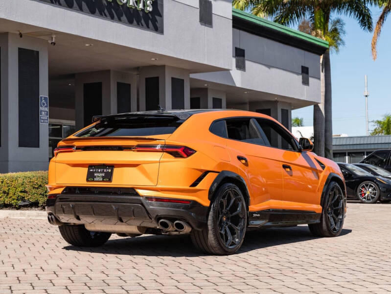 2023 Lamborghini Urus Performante