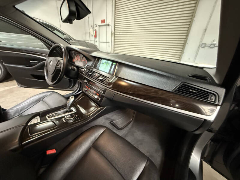 2014 BMW 5 Series 528i