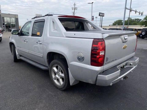 2011 Chevrolet Avalanche LS