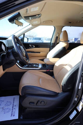 2024 Kia Carnival EX