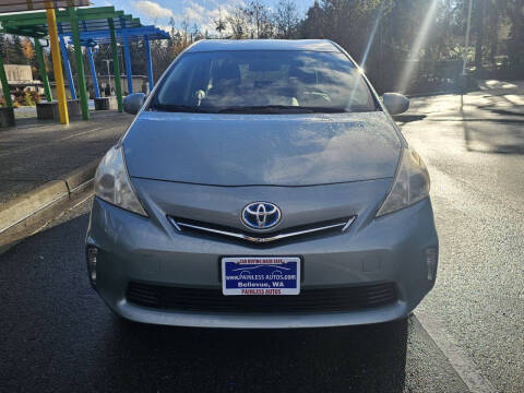 2013 Toyota Prius v Two