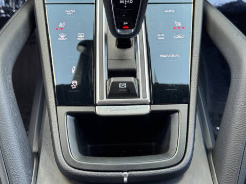 2022 Porsche Cayenne E-Hybrid