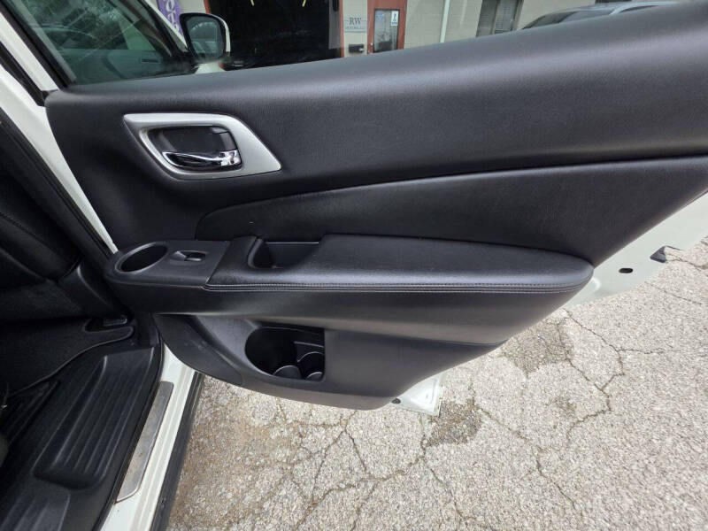 2017 Nissan Pathfinder Platinum