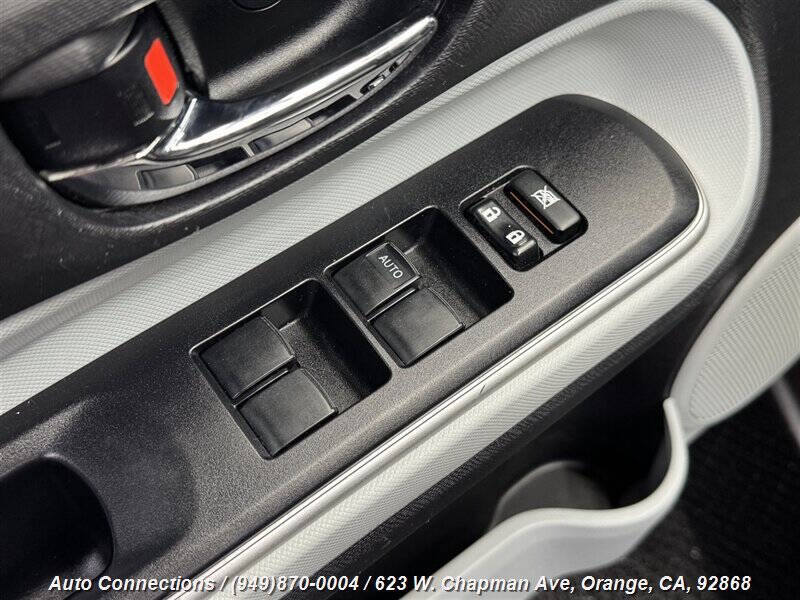 2014 Toyota Prius c Three