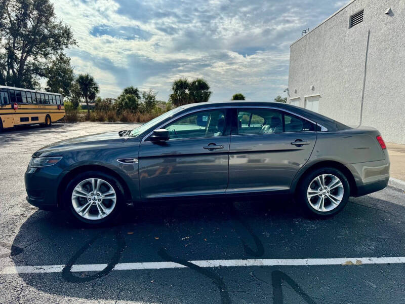 2015 Ford Taurus SE