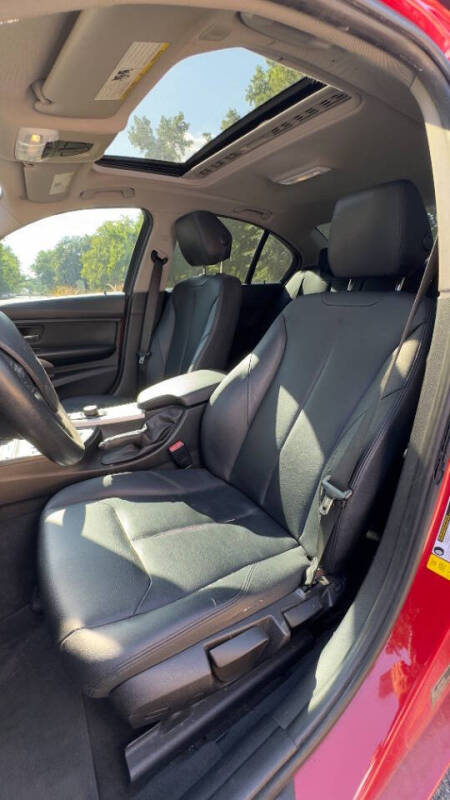 2012 BMW 3 Series 328i