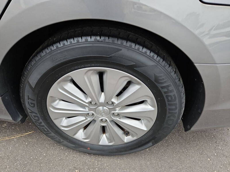 2017 Hyundai Sonata Hybrid SE