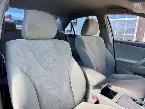 2011 Toyota Camry LE