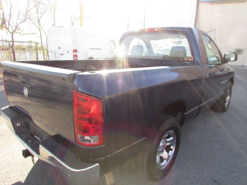 2006 Dodge Ram 1500 Pickup ST photo 3