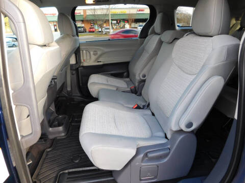 2021 Toyota Sienna LE 8-Passenger