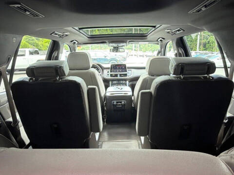 2023 GMC Yukon SLT