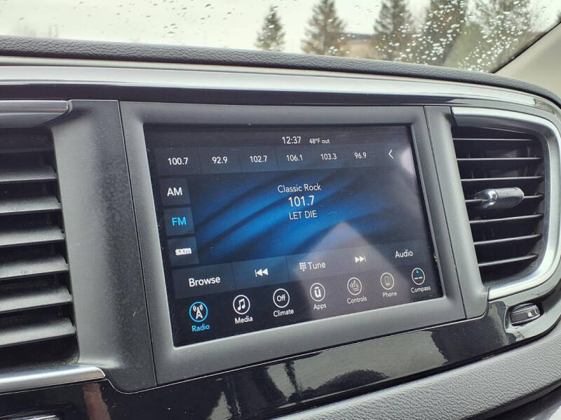 2020 Chrysler Pacifica Touring L