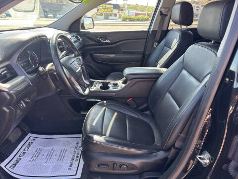 2023 GMC Acadia SLT